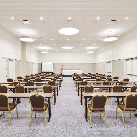 Embassy Suites By Hilton Alexandria Old Town Extérieur photo