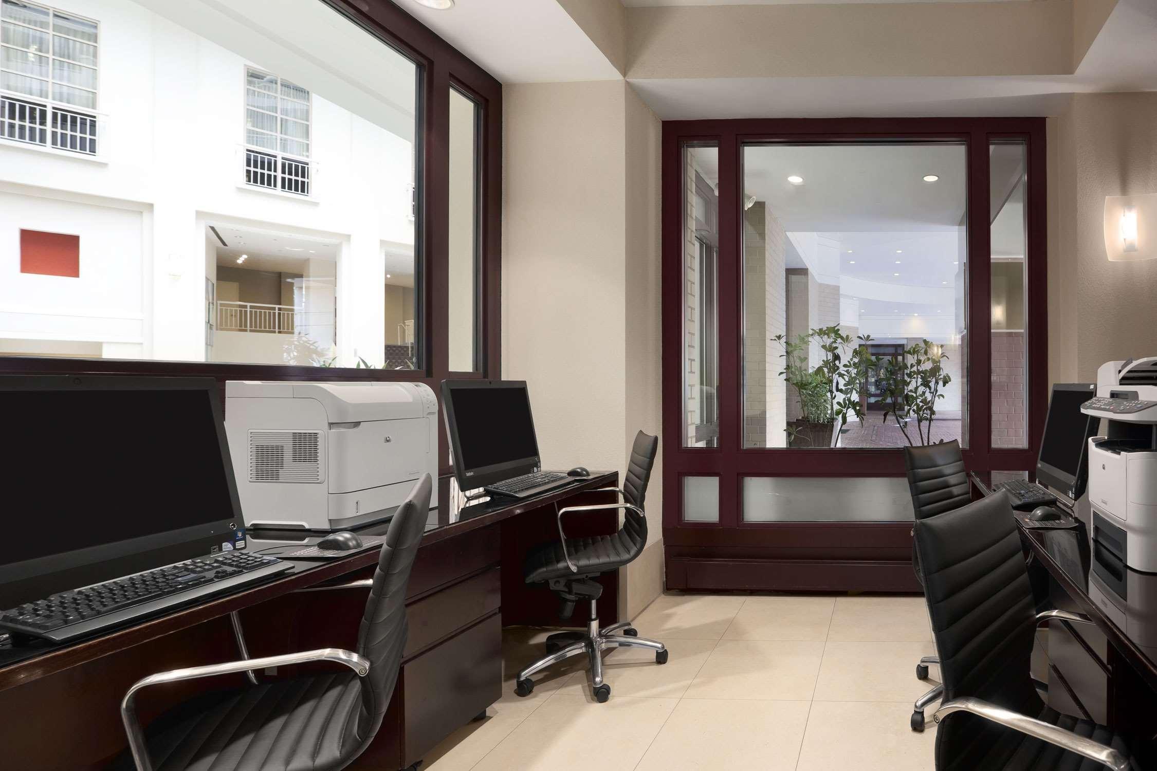 Embassy Suites By Hilton Alexandria Old Town Extérieur photo
