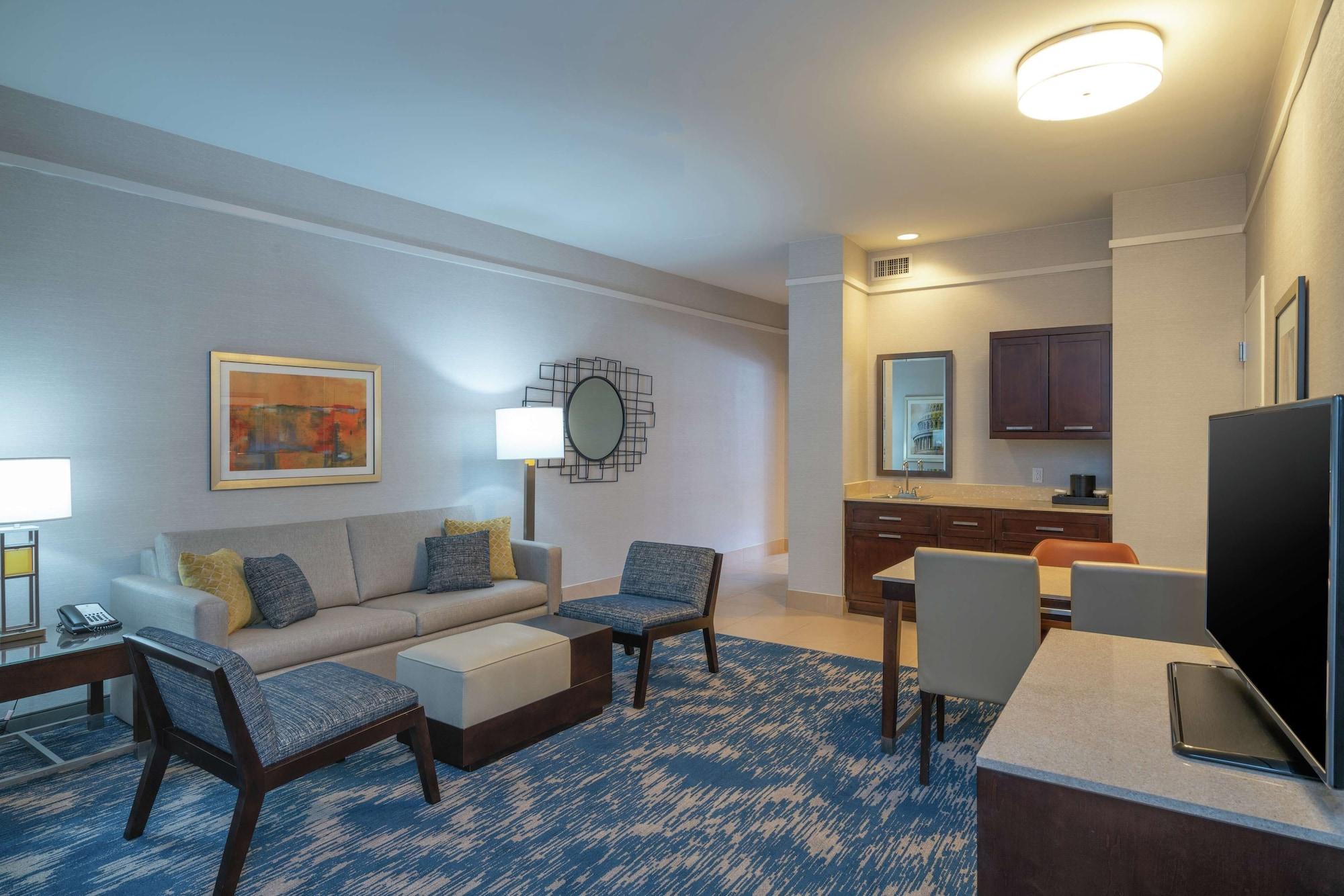 Embassy Suites By Hilton Alexandria Old Town Extérieur photo