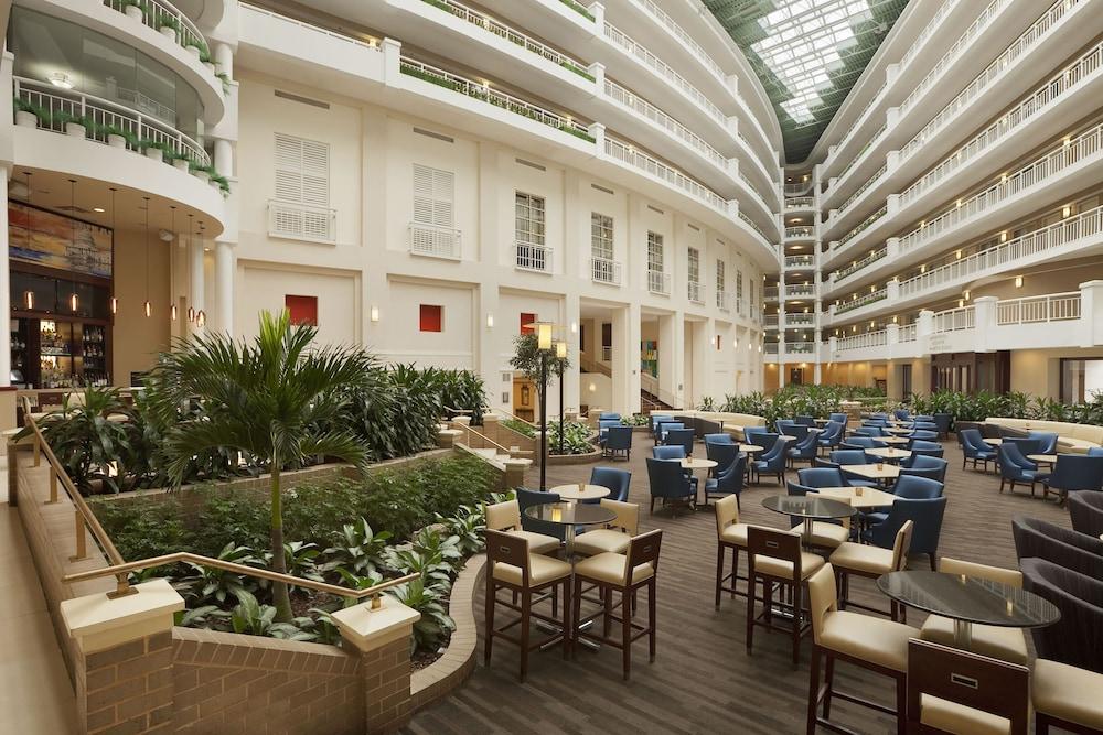 Embassy Suites By Hilton Alexandria Old Town Extérieur photo
