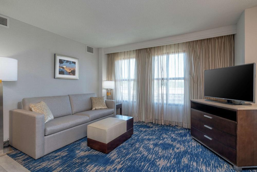 Embassy Suites By Hilton Alexandria Old Town Extérieur photo