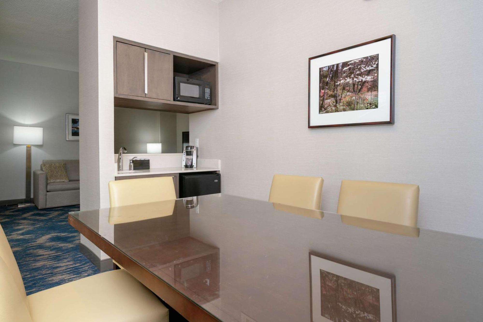 Embassy Suites By Hilton Alexandria Old Town Extérieur photo