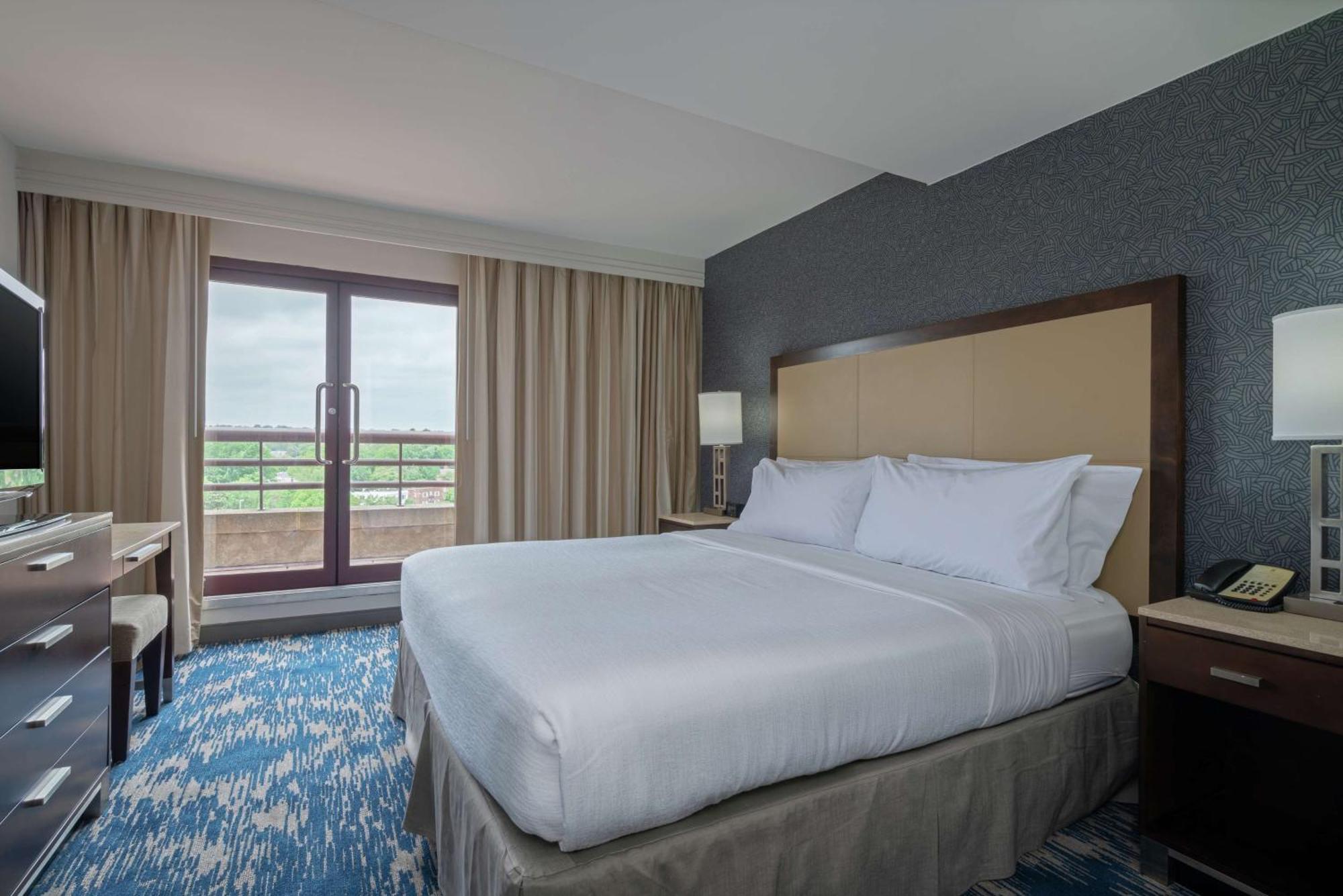 Embassy Suites By Hilton Alexandria Old Town Extérieur photo