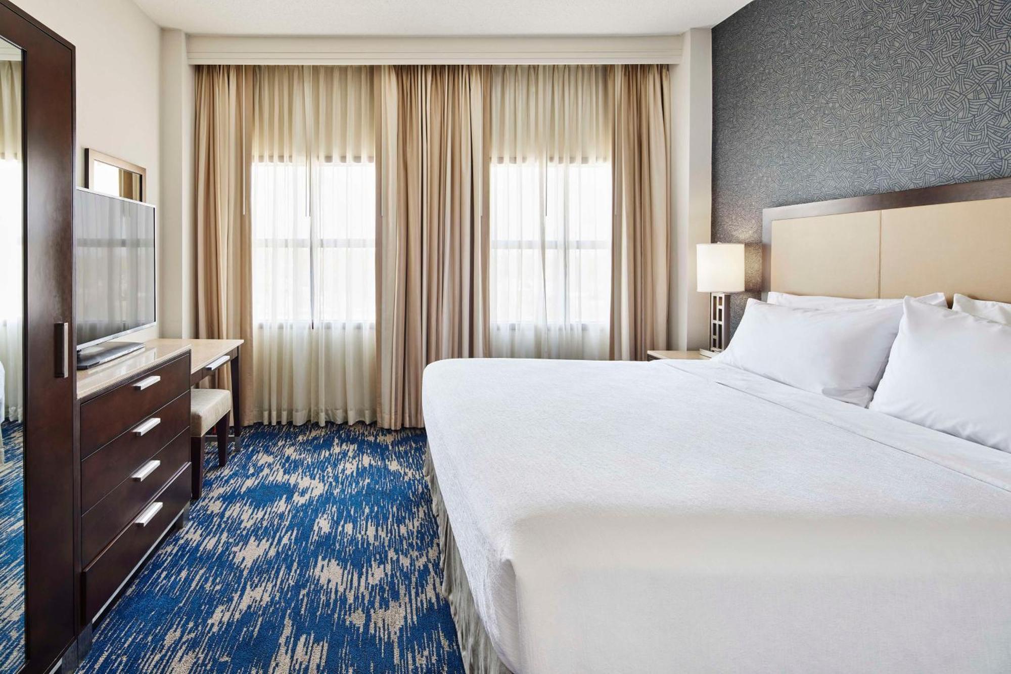 Embassy Suites By Hilton Alexandria Old Town Extérieur photo