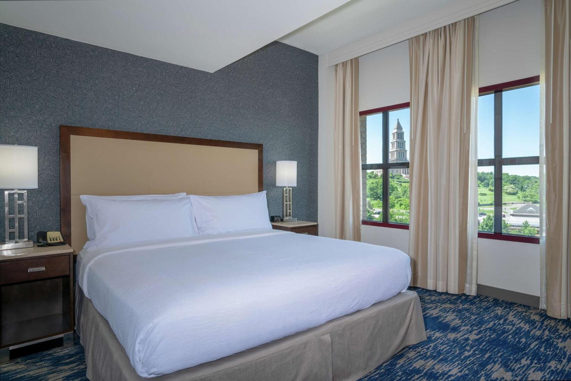 Embassy Suites By Hilton Alexandria Old Town Extérieur photo