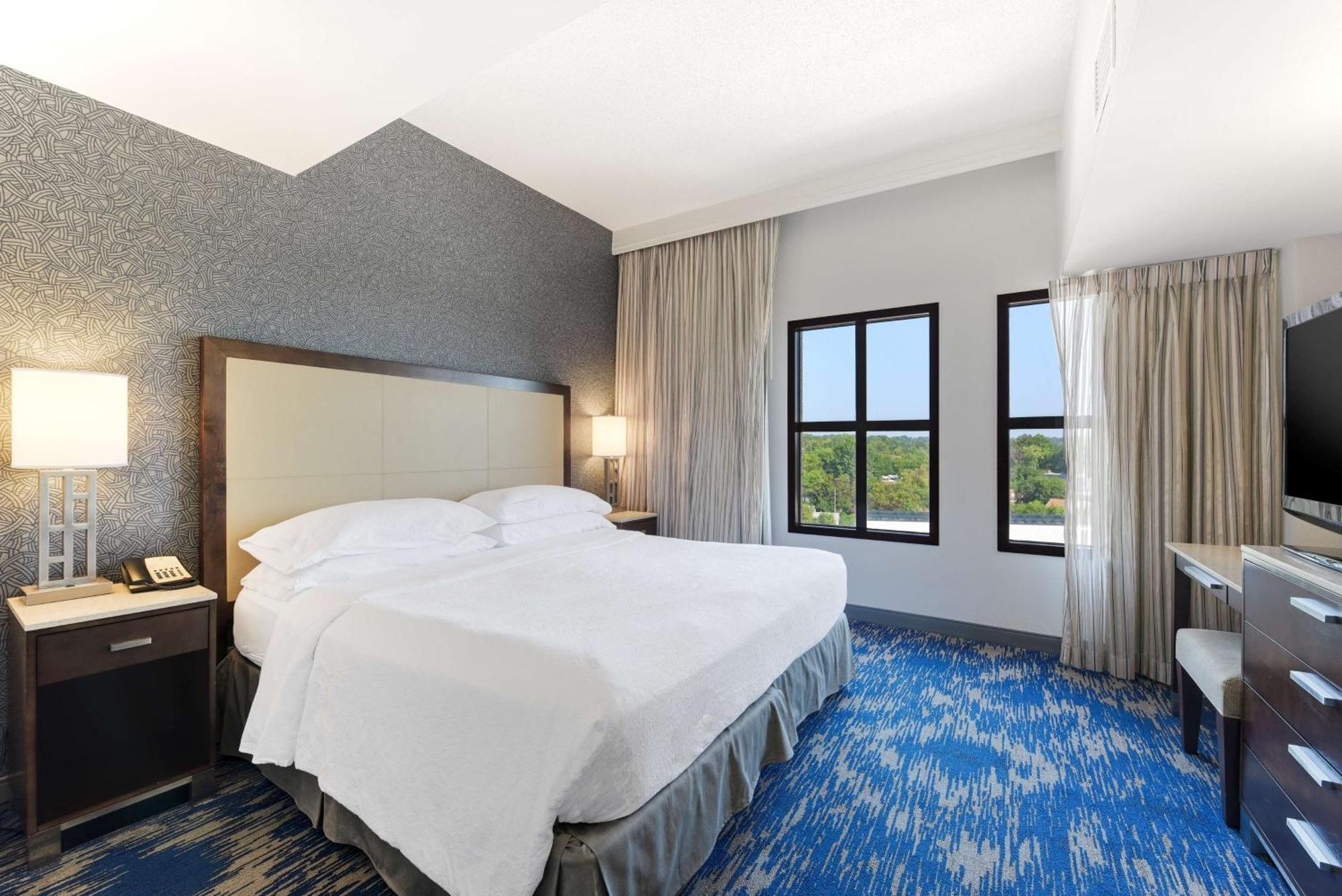 Embassy Suites By Hilton Alexandria Old Town Extérieur photo