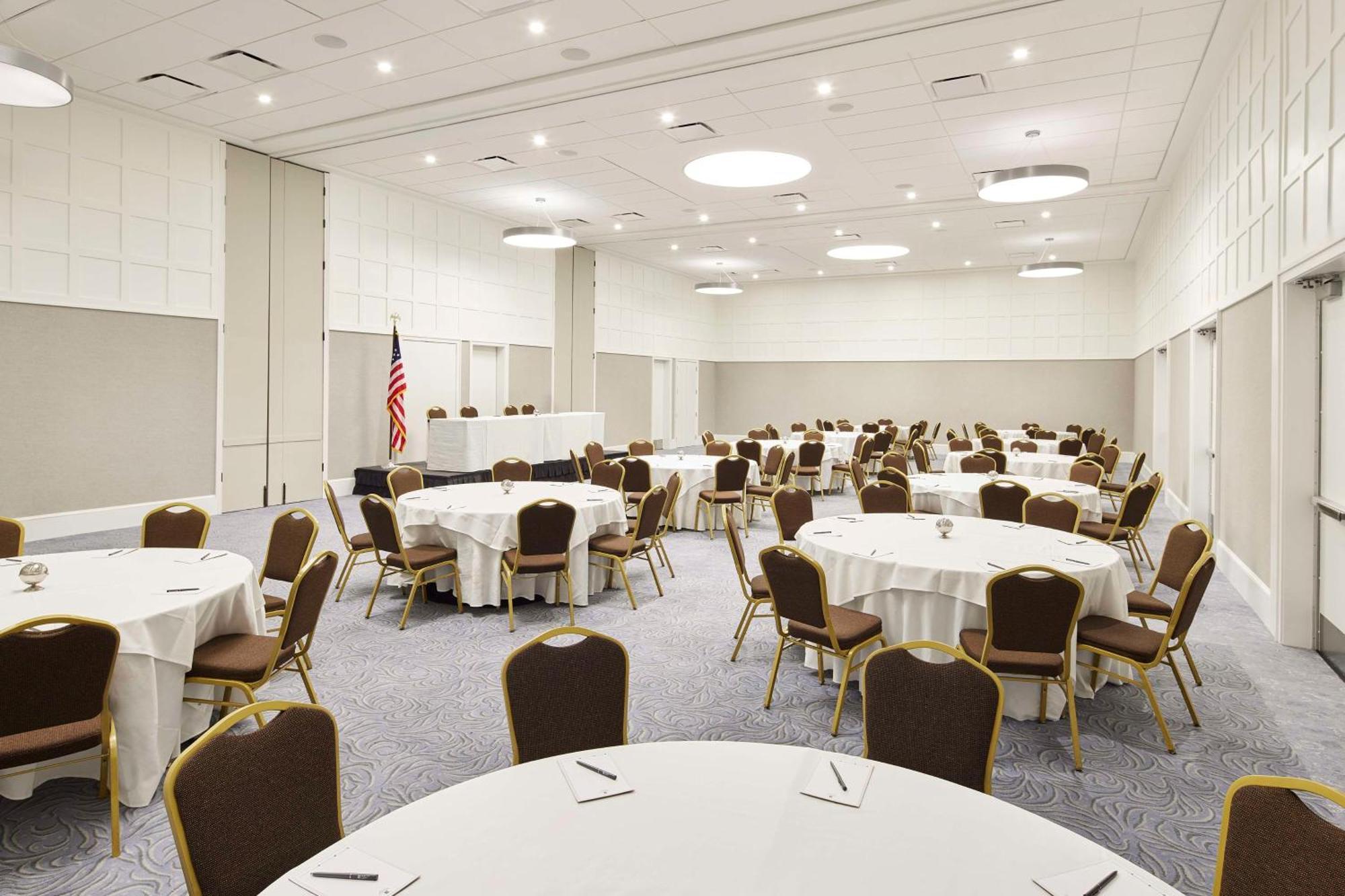 Embassy Suites By Hilton Alexandria Old Town Extérieur photo