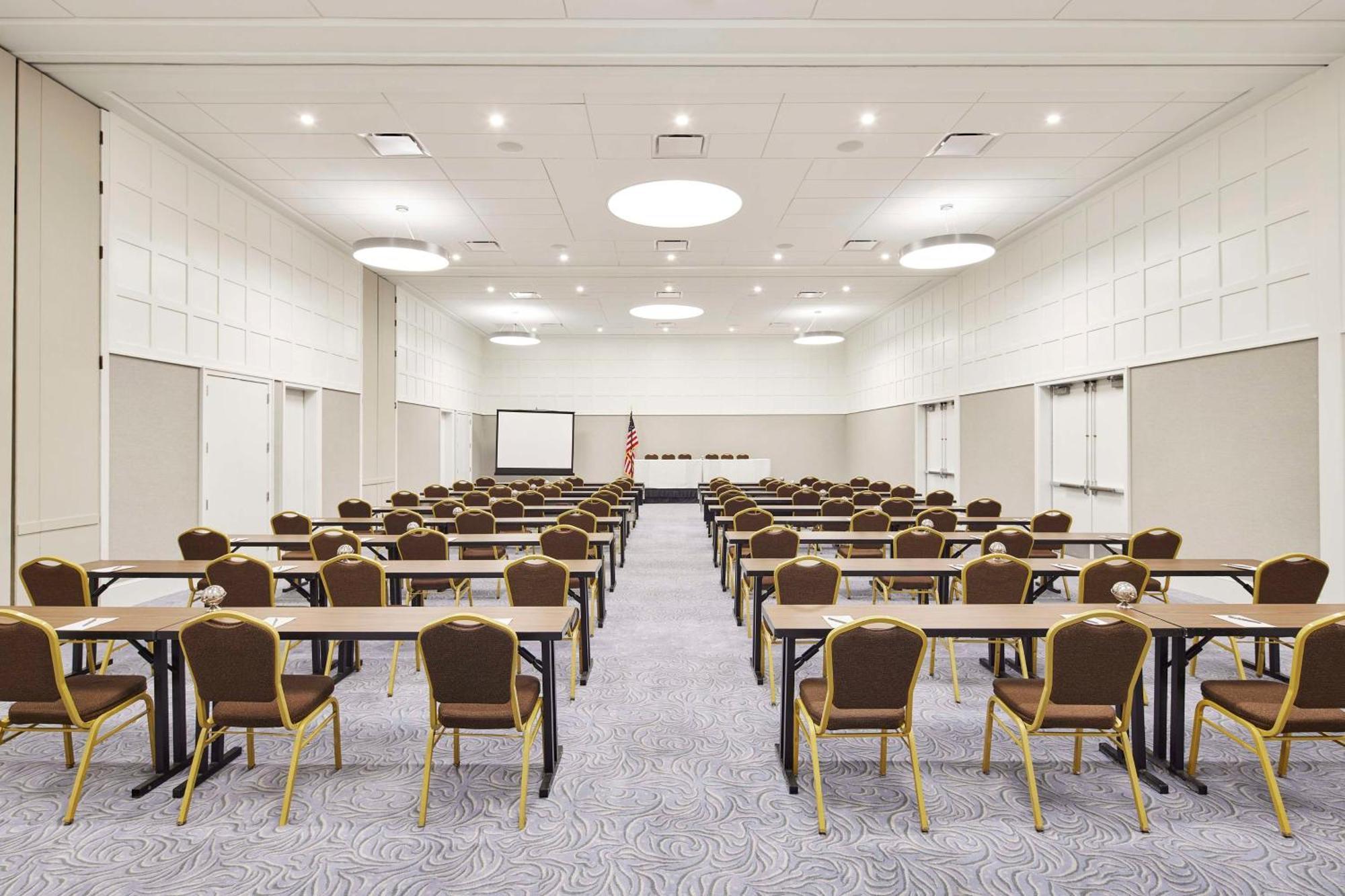 Embassy Suites By Hilton Alexandria Old Town Extérieur photo